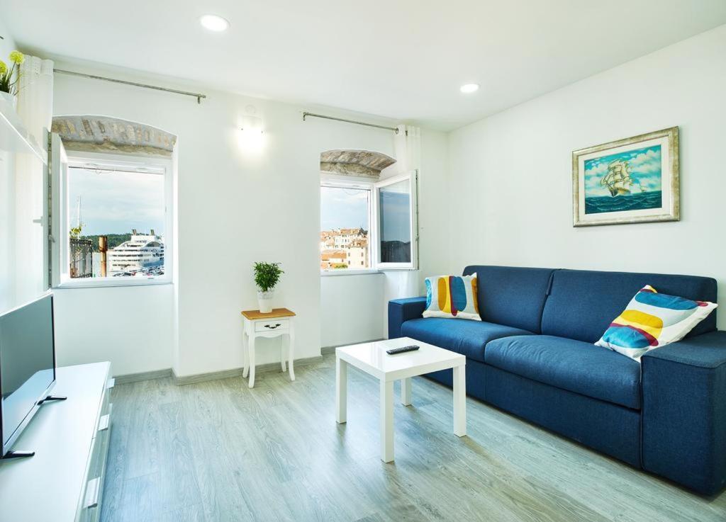 Roviv Apartments In The Old Town By Irundo โรวีน ภายนอก รูปภาพ