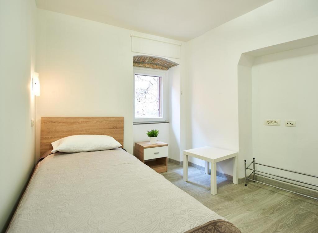 Roviv Apartments In The Old Town By Irundo โรวีน ภายนอก รูปภาพ